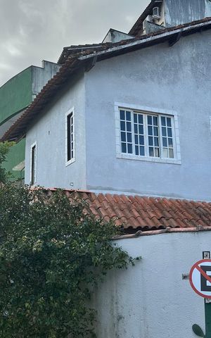 Casa de condomínio à venda com 130m², 3 quartos e 4 vagas Casa de condomínio à venda com 130m², 3 quartos e 4 vagasFachada
