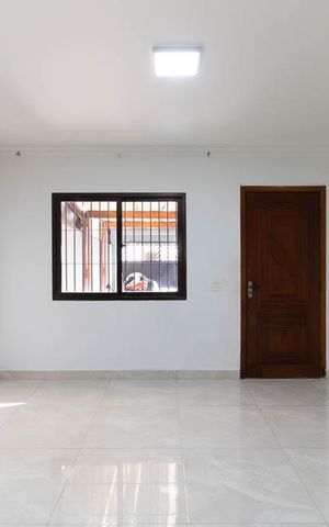 Casa para alugar com 100m², 2 quartos e 2 vagas Casa para alugar com 100m², 2 quartos e 2 vagasSala