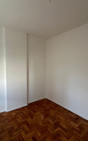 Apartamento à venda com 74m², 2 quartos e 1 vagaQuarto 2