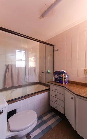 Apartamento à venda com 122m², 4 quartos e 2 vagas Apartamento à venda com 122m², 4 quartos e 2 vagasBanheiro da Suíte 4