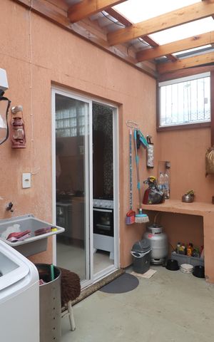 Casa à venda com 73m², 3 quartos e 2 vagasÁrea de Serviço