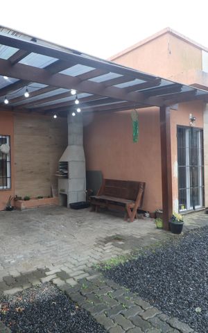 Casa à venda com 73m², 3 quartos e 2 vagasÁrea externa