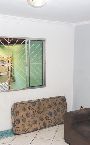 Casa à venda com 105m², 3 quartos e 2 vagasSala