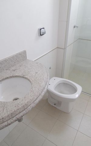 Apartamento para alugar com 180m², 3 quartos e 3 vagasBanheiro do Quarto 2