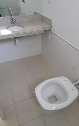 Apartamento para alugar com 180m², 3 quartos e 3 vagasBanheiro do Quarto 1