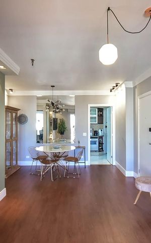 Apartamento à venda com 100m², 2 quartos e 2 vagasSala