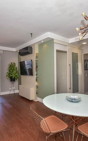 Apartamento à venda com 100m², 2 quartos e 2 vagasSala