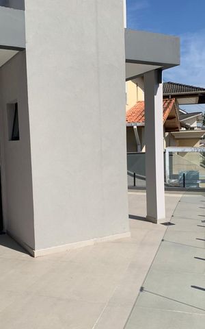 Casa de condomínio para alugar com 380m², 3 quartos e 2 vagas Casa de condomínio para alugar com 380m², 3 quartos e 2 vagasVaranda