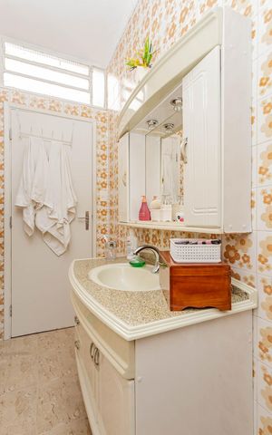 Casa à venda com 210m², 3 quartos e 5 vagasBanheiro 1
