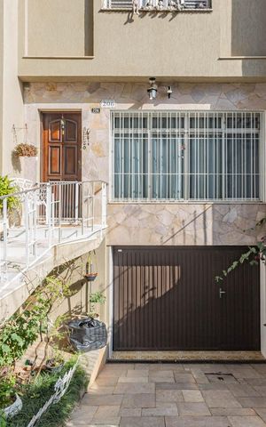 Casa à venda com 210m², 3 quartos e 5 vagasFachada