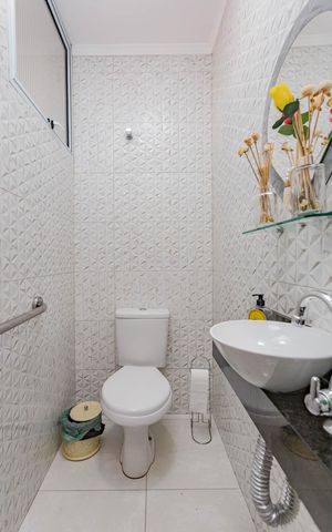 Casa à venda com 210m², 3 quartos e 5 vagasLavabo