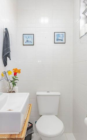 Casa à venda com 210m², 3 quartos e 5 vagasBanheiro de serviço