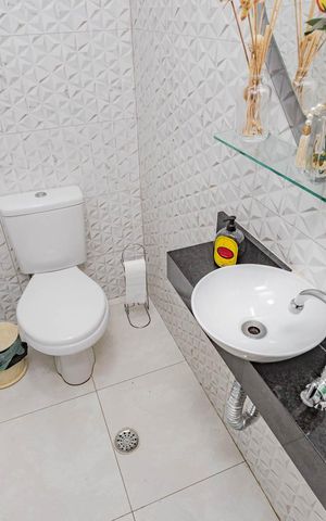 Casa à venda com 210m², 3 quartos e 5 vagasLavabo