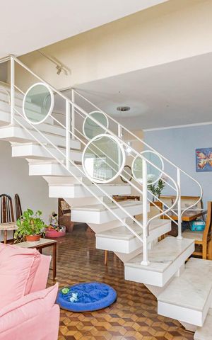 Casa à venda com 210m², 3 quartos e 5 vagasSala