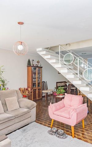 Casa à venda com 210m², 3 quartos e 5 vagasSala