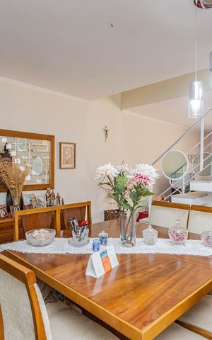 Casa à venda com 210m², 3 quartos e 5 vagasSala