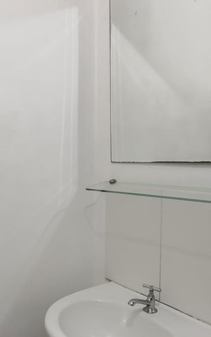 Apartamento à venda com 45m², 2 quartos e sem vaga Apartamento à venda com 45m², 2 quartos e sem vagaBanheiro