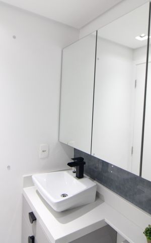 Apartamento à venda com 53m², 2 quartos e 1 vagaBanheiro 2
