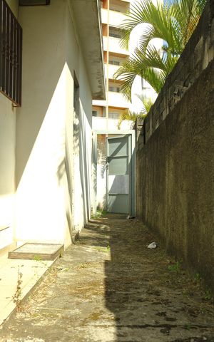 Casa à venda com 65m², 2 quartos e 2 vagasCorredor lateral