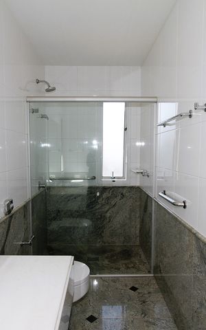Casa à venda com 540m², 5 quartos e 6 vagasBanheiro do Quarto 3