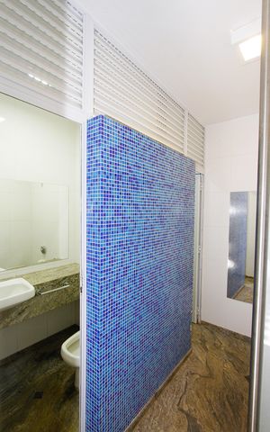 Casa à venda com 540m², 5 quartos e 6 vagasBanheiro da Piscina