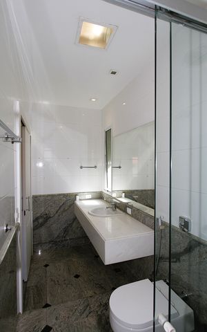 Casa à venda com 540m², 5 quartos e 6 vagasBanheiro do Quarto 3