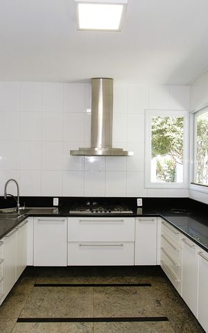 Casa à venda com 540m², 5 quartos e 6 vagasCozinha