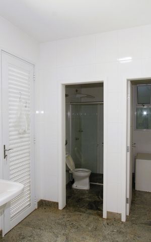 Casa à venda com 540m², 5 quartos e 6 vagasÁrea de Serviço