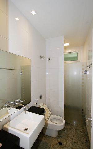 Casa à venda com 540m², 5 quartos e 6 vagasBanheiro 