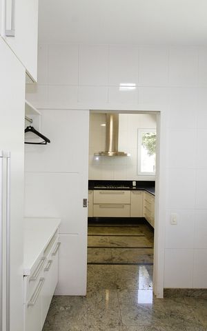 Casa à venda com 540m², 5 quartos e 6 vagasÁrea de Serviço