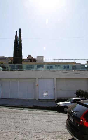 Casa à venda com 540m², 5 quartos e 6 vagasFachada