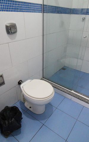 Casa de condomínio à venda com 290m², 5 quartos e 3 vagasBanheiro da suíte 1
