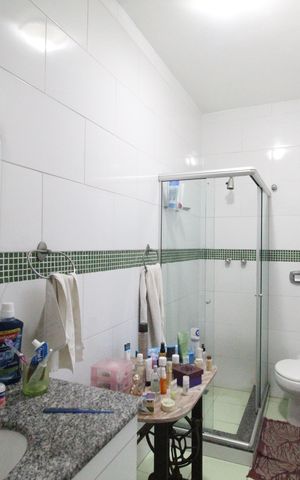 Casa de condomínio à venda com 290m², 5 quartos e 3 vagasBanheiro da suíte 2