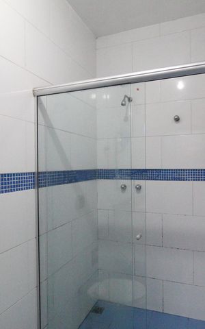 Casa de condomínio à venda com 290m², 5 quartos e 3 vagasBanheiro da suíte 1