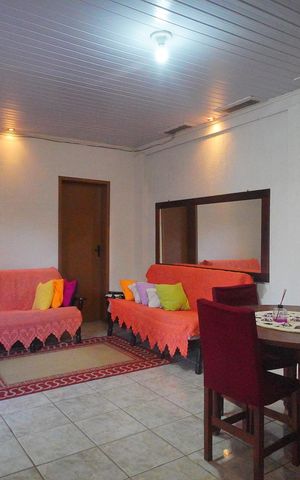 Casa à venda com 180m², 3 quartos e 4 vagasSala