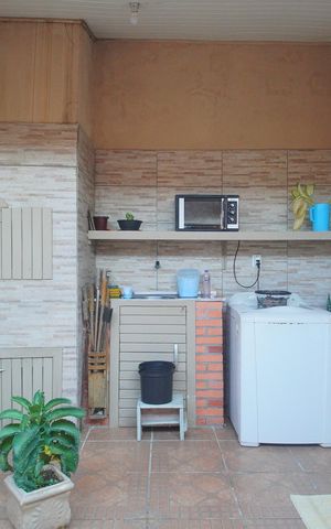 Casa à venda com 180m², 3 quartos e 4 vagasChurrasqueira
