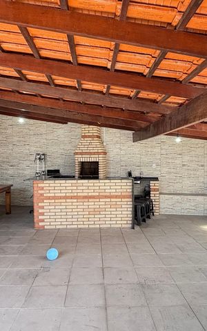 Casa à venda com 178m², 2 quartos e 3 vagas Casa à venda com 178m², 2 quartos e 3 vagasQuintal - Garagem