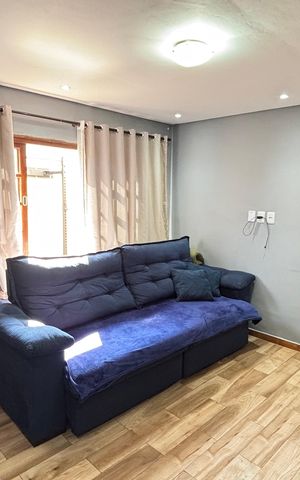 Casa à venda com 178m², 2 quartos e 3 vagas Casa à venda com 178m², 2 quartos e 3 vagasSala