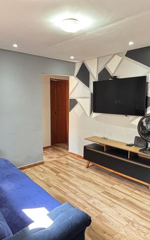 Casa à venda com 178m², 2 quartos e 3 vagas Casa à venda com 178m², 2 quartos e 3 vagasSala