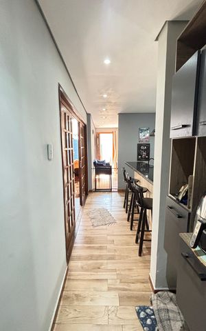 Casa à venda com 178m², 2 quartos e 3 vagas Casa à venda com 178m², 2 quartos e 3 vagasCozinha