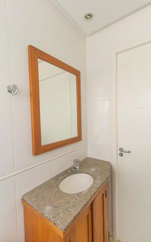 Apartamento para alugar com 81m², 2 quartos e 1 vaga Apartamento para alugar com 81m², 2 quartos e 1 vagaBanheiro da Suíte