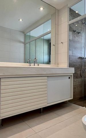Apartamento para alugar com 115m², 2 quartos e 2 vagas Apartamento para alugar com 115m², 2 quartos e 2 vagasBanheiro da Suíte