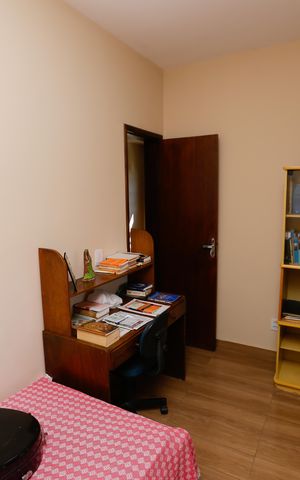 Casa à venda com 336m², 5 quartos e 3 vagas Casa à venda com 336m², 5 quartos e 3 vagasQuarto 2