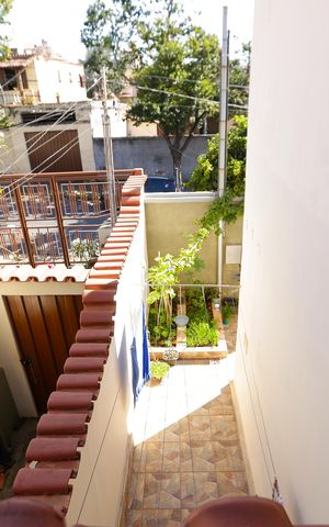 Casa à venda com 336m², 5 quartos e 3 vagas Casa à venda com 336m², 5 quartos e 3 vagasVista Terraço