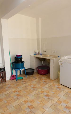 Casa à venda com 336m², 5 quartos e 3 vagas Casa à venda com 336m², 5 quartos e 3 vagasÁrea de Serviço
