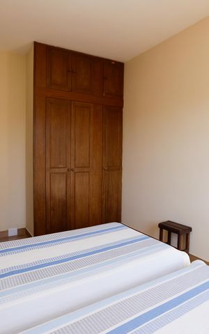 Casa à venda com 336m², 5 quartos e 3 vagas Casa à venda com 336m², 5 quartos e 3 vagasQuarto 1
