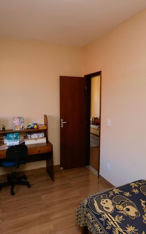 Casa à venda com 336m², 5 quartos e 3 vagas Casa à venda com 336m², 5 quartos e 3 vagasQuarto 4