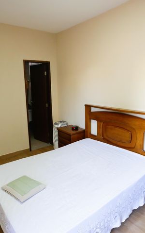 Casa à venda com 336m², 5 quartos e 3 vagas Casa à venda com 336m², 5 quartos e 3 vagasSuíte