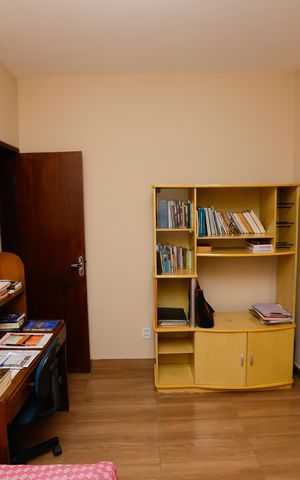 Casa à venda com 336m², 5 quartos e 3 vagas Casa à venda com 336m², 5 quartos e 3 vagasQuarto 2