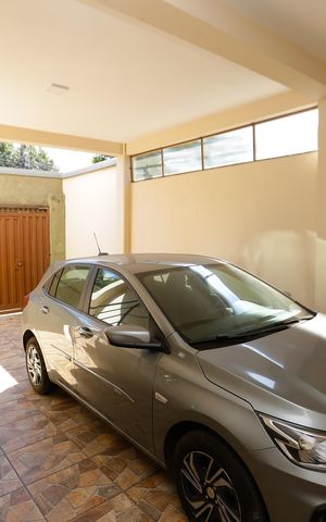 Casa à venda com 336m², 5 quartos e 3 vagas Casa à venda com 336m², 5 quartos e 3 vagasGaragem